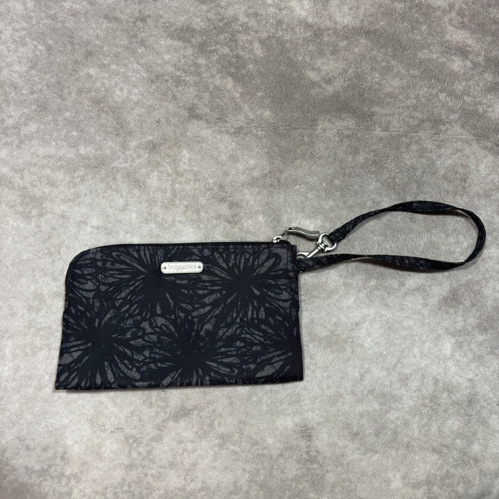 Baggallini Wristlet Pouch Womens Small Black Grey Floral Starburst Nylon Travel
